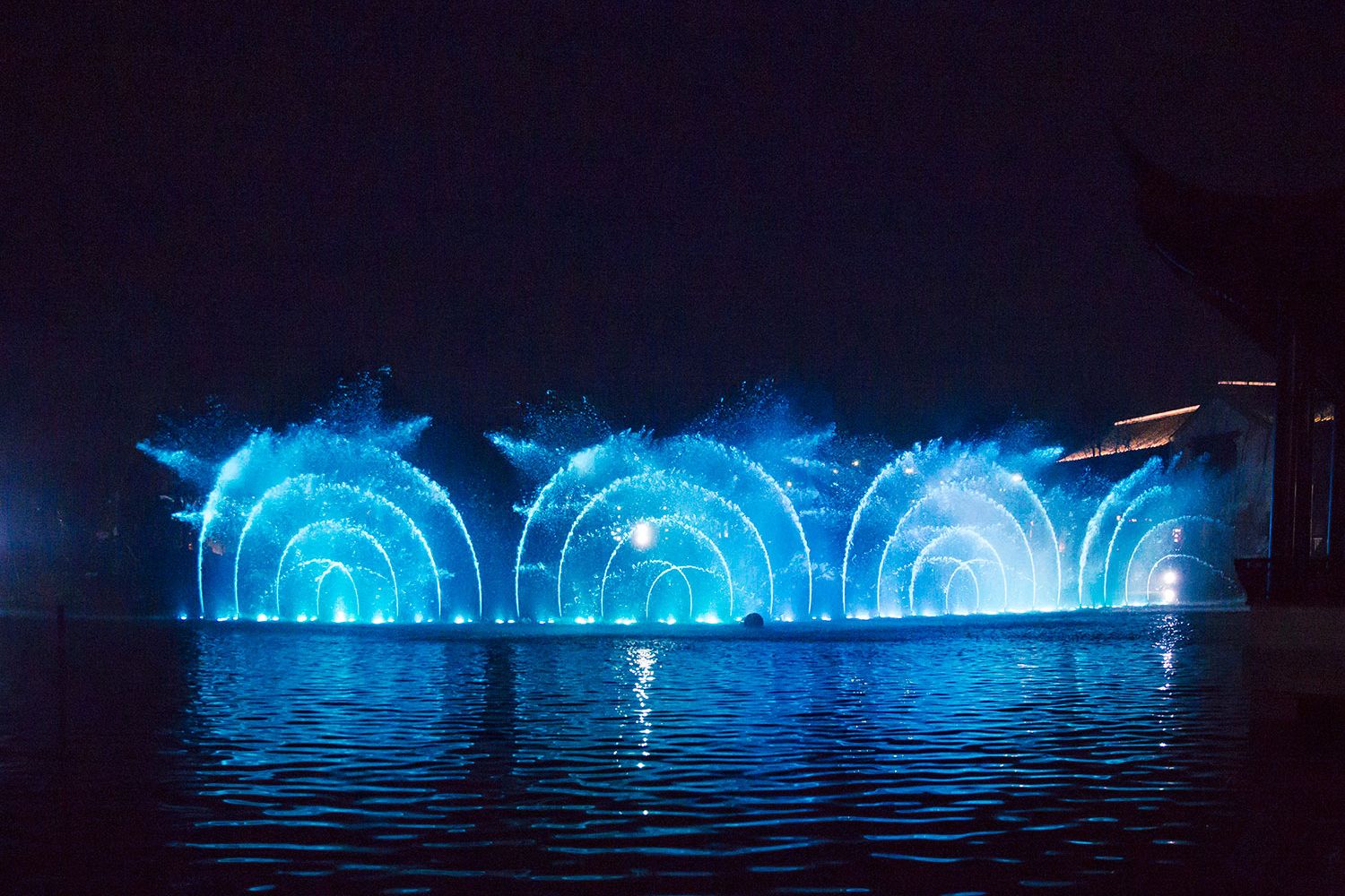 Russia新西塘水街亮化方案